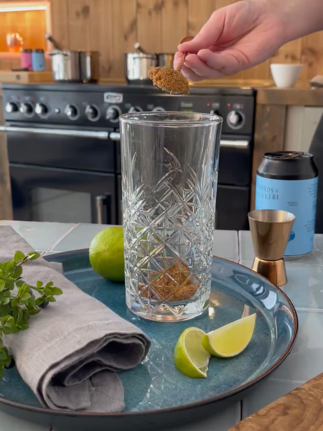 Tilføy 2 ts brunsukker.