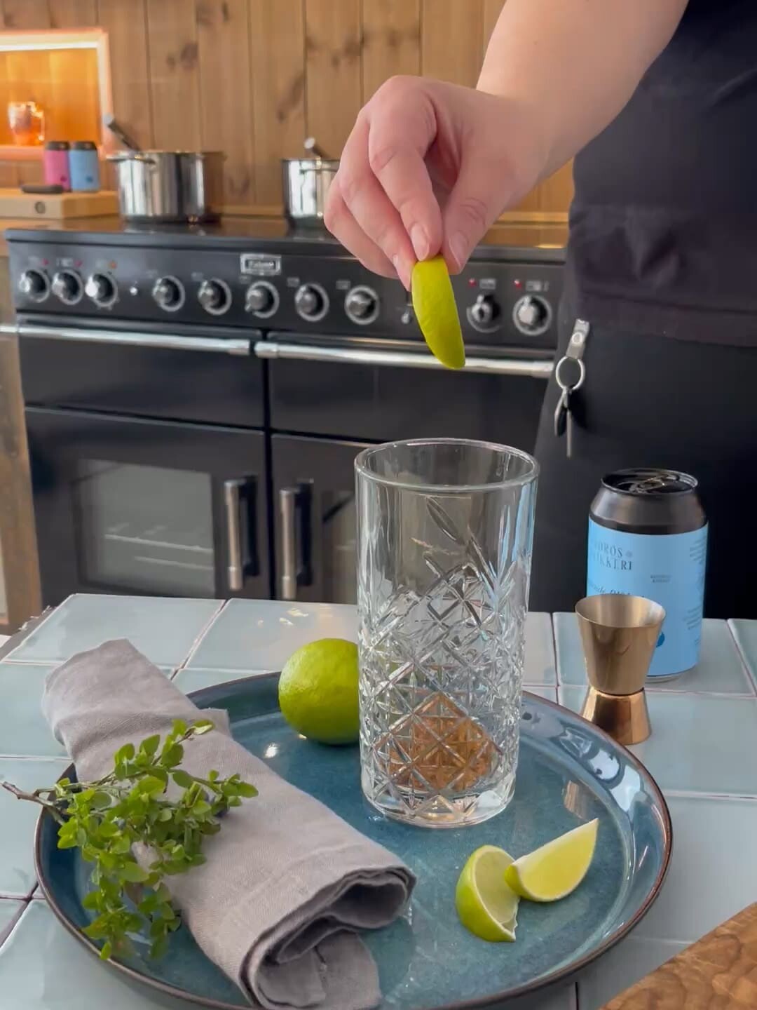 Legg til 2 limebåter.