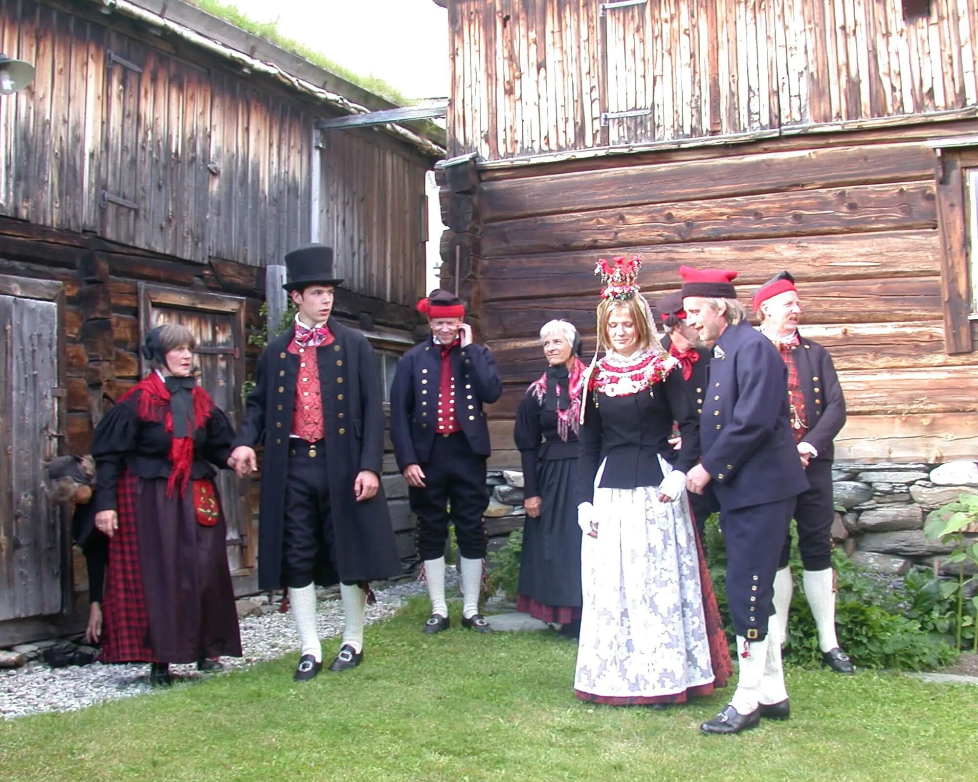 Polsdansere i Rørosdrakt. Foto: Einar Aasen